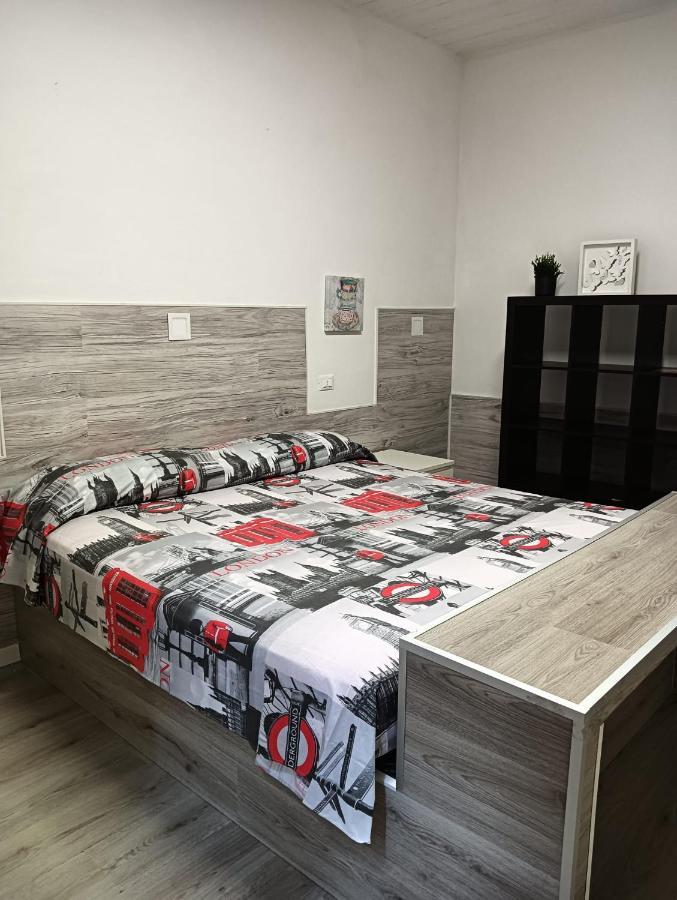 Le Due Sorelle In Fiera Bologna Kültér fotó